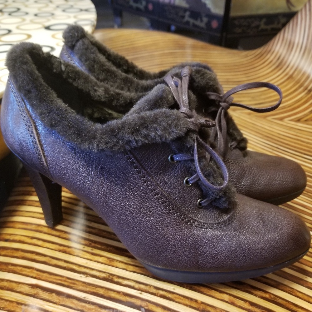 New Stuart Weitzman size 9